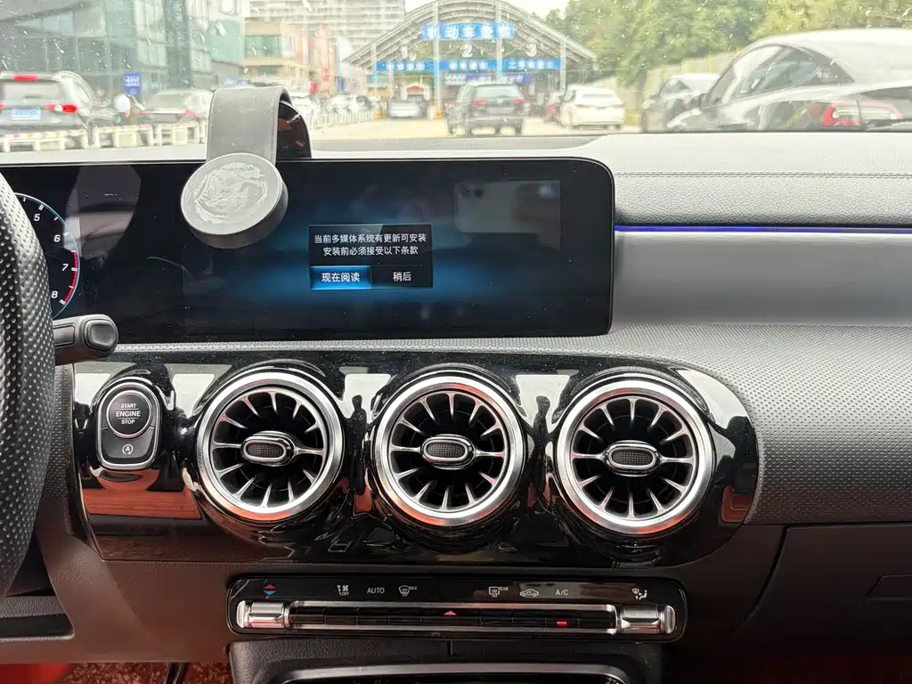 Mercedes-Benz CLA AMG — миниатюра 11