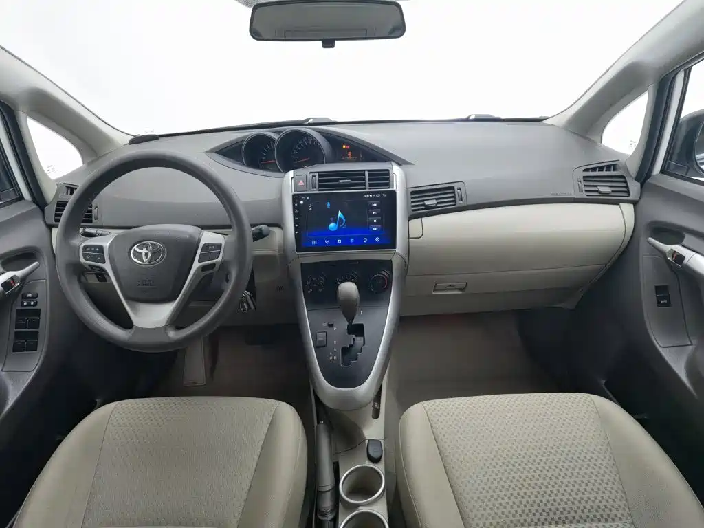 Toyota Verso — миниатюра 5