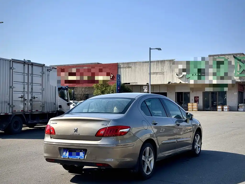Peugeot 408 2013 2.0L AT Comfort