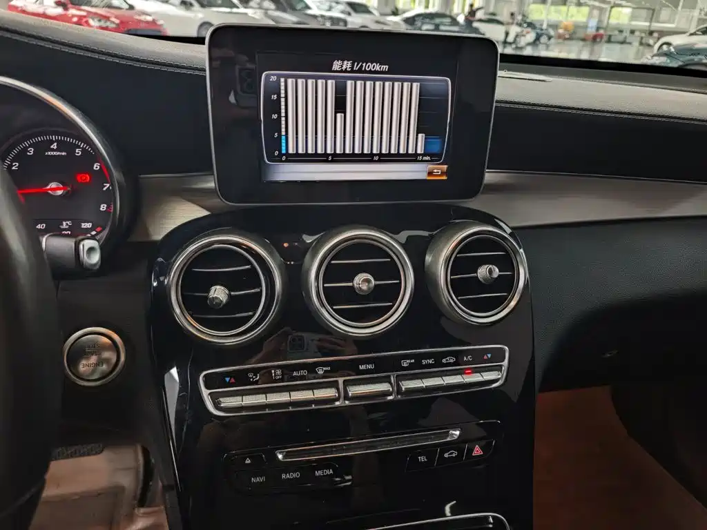 Mercedes-Benz GLC — миниатюра 16