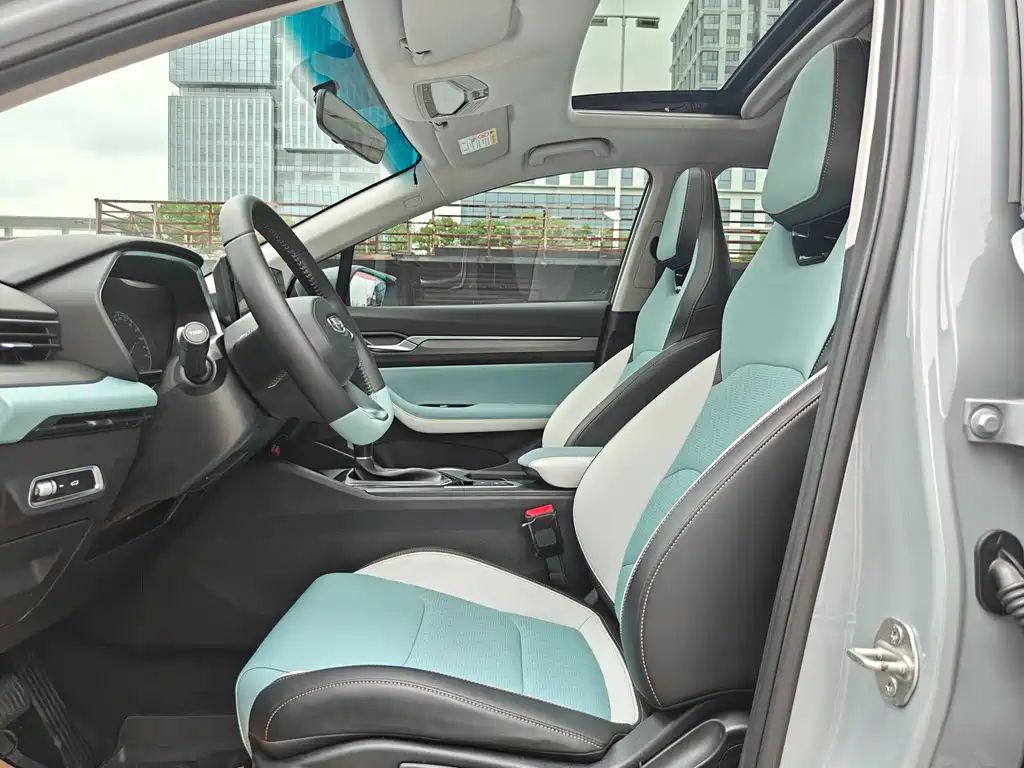 Geely Emgrand S — миниатюра 9