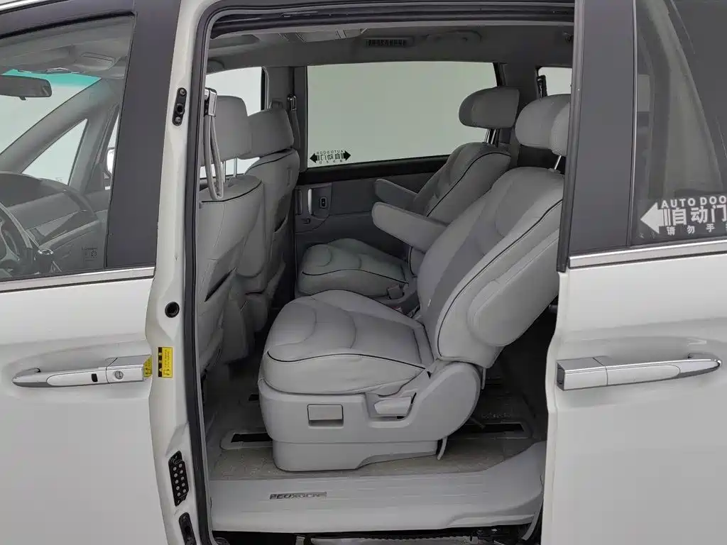 Luxgen Big 7 MPV — миниатюра 15