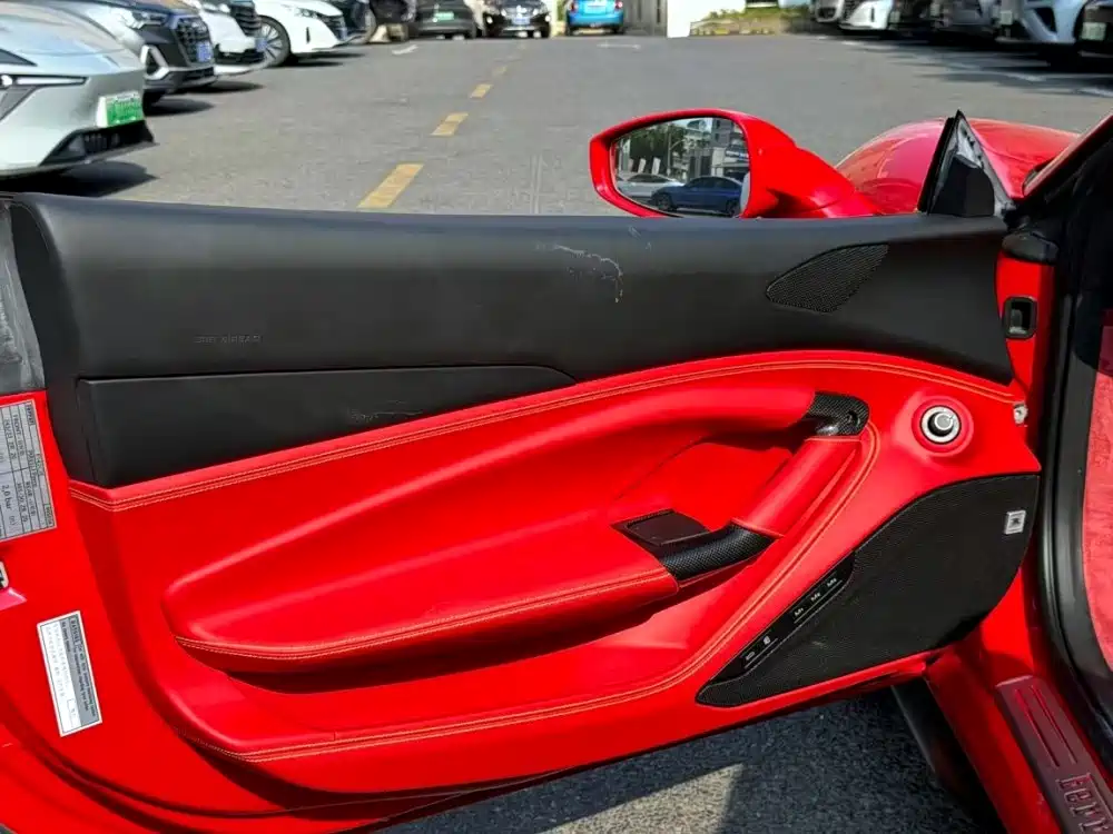 Ferrari F8 — миниатюра 4