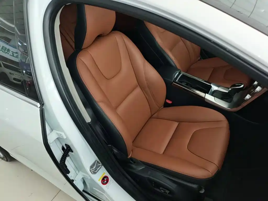 Volvo S60 — миниатюра 25