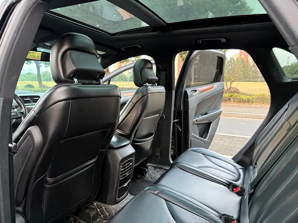 Lincoln MKC — миниатюра 10