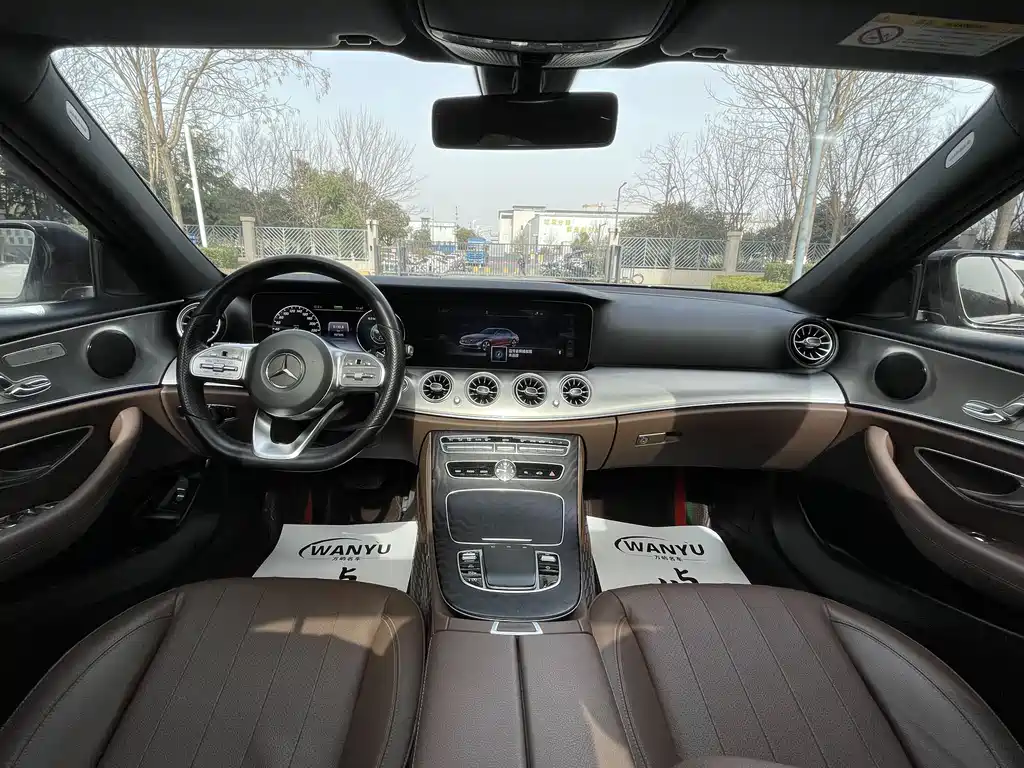 MERCEDES-BENZ E CLASS