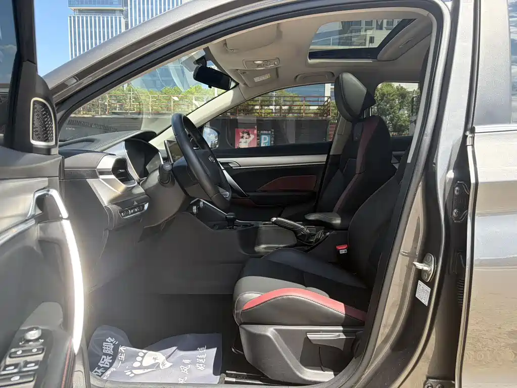 Geely Binyue — миниатюра 8