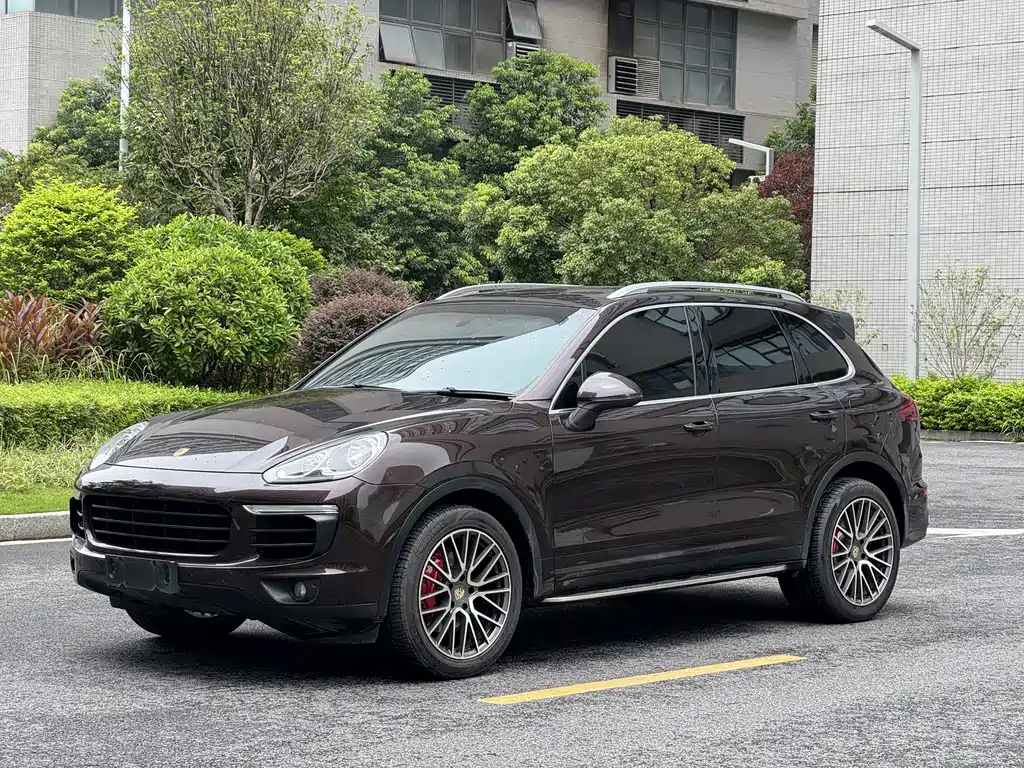 Porsche Cayenne — миниатюра 3
