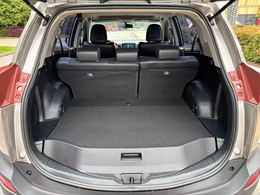 Toyota RAV4 — миниатюра 16