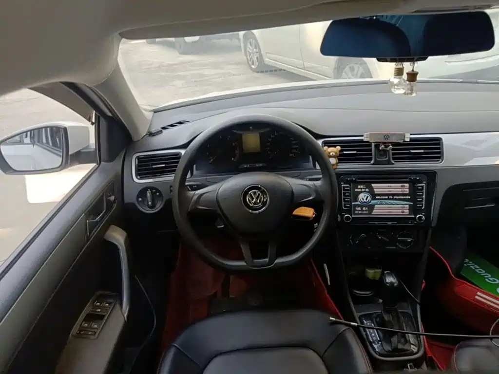 Volkswagen Santana — миниатюра 11