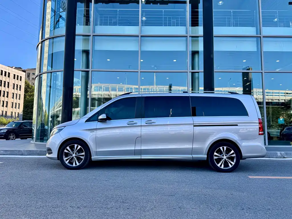 Mercedes-Benz V-Class — миниатюра 6