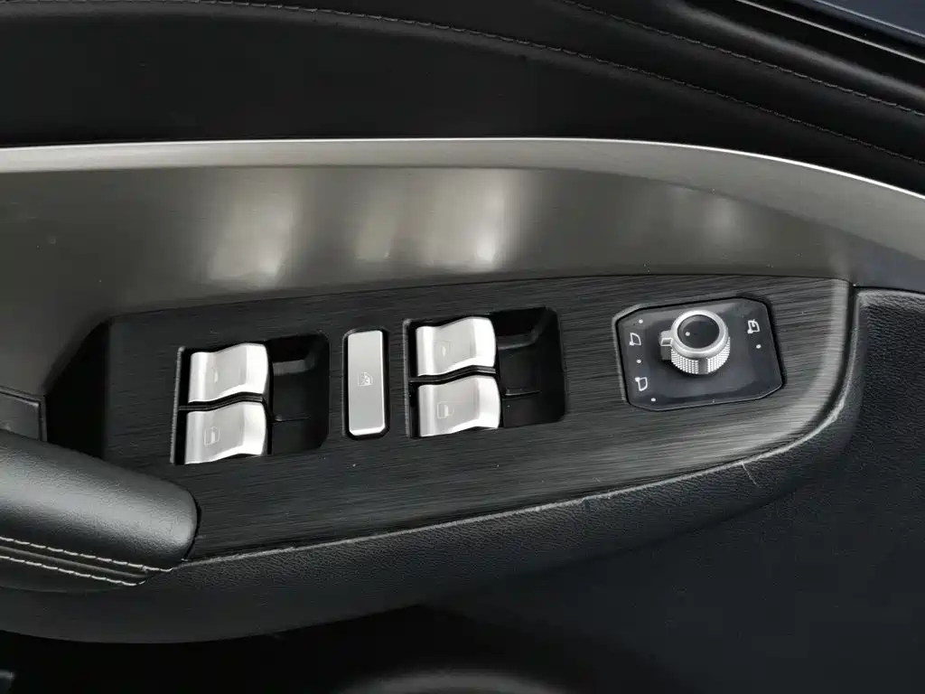 Wey Wey VV6 — миниатюра 9