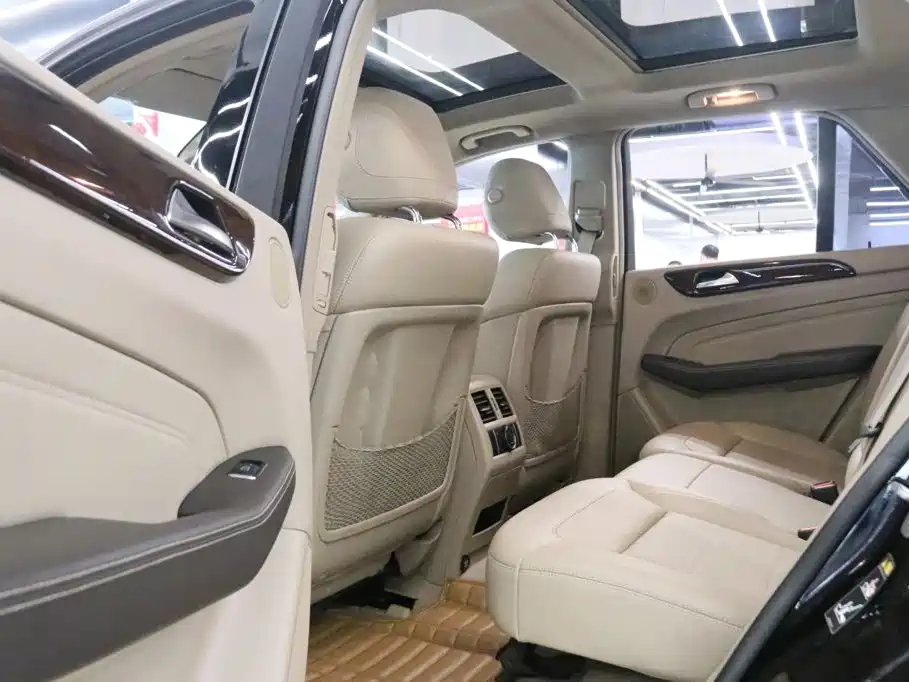 Mercedes-Benz M-Class — миниатюра 16