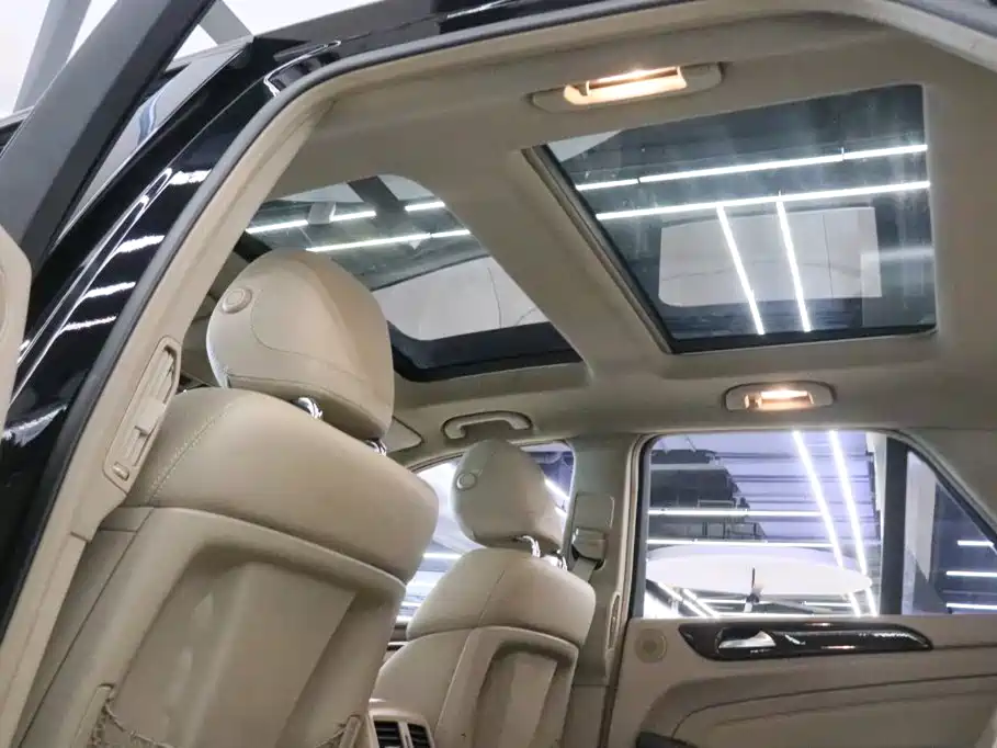 Mercedes-Benz M-Class — миниатюра 17