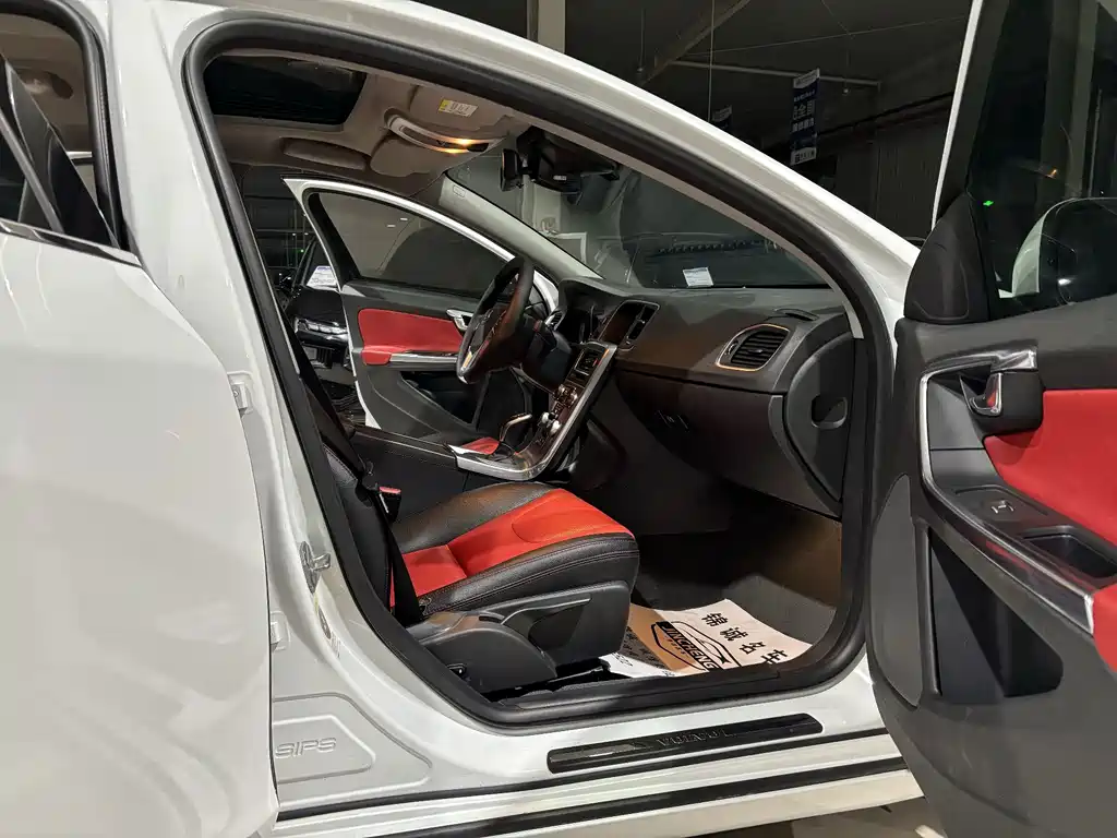 Volvo S60 — миниатюра 11