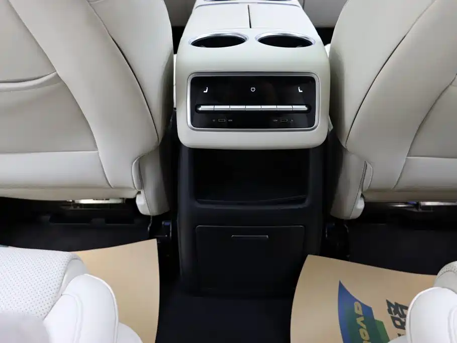 Li Auto Li L8 — миниатюра 18
