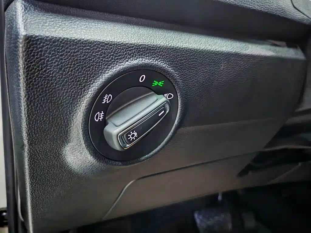 Volkswagen T-Roc — миниатюра 17
