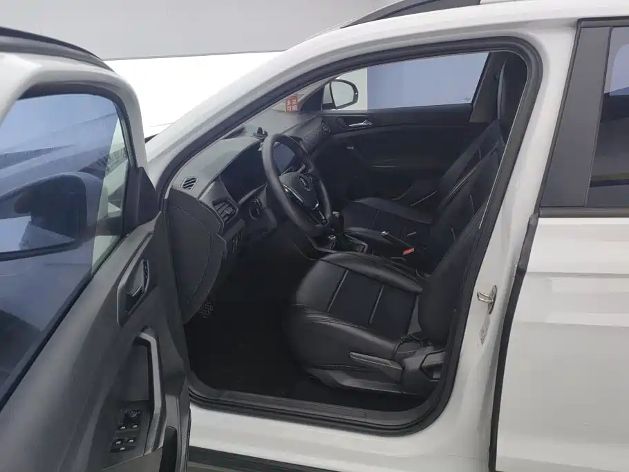 Volkswagen T-Cross — миниатюра 9