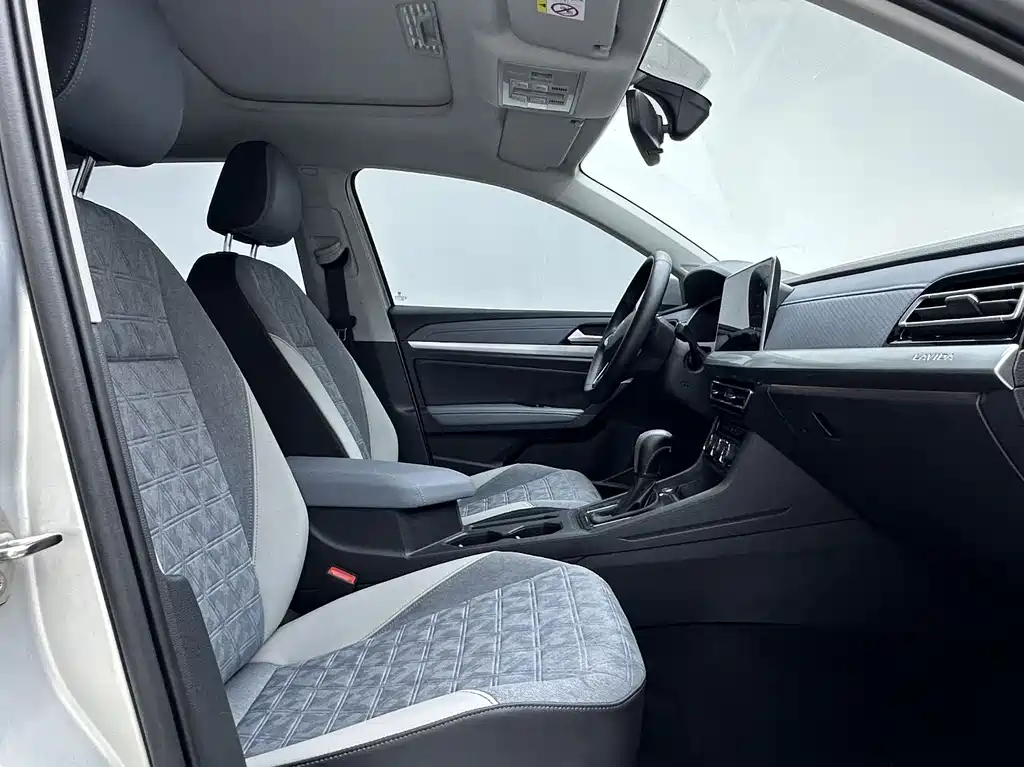 Volkswagen Lavida — миниатюра 8