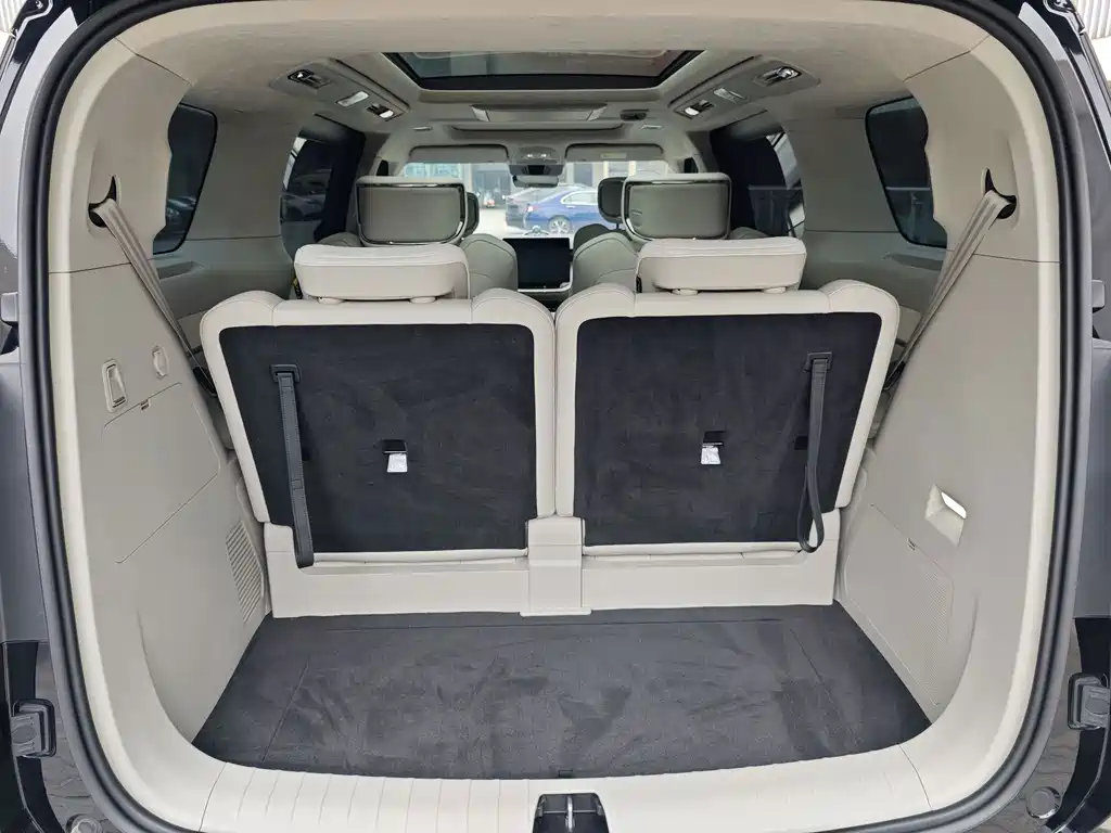 Volvo EM90 — миниатюра 24