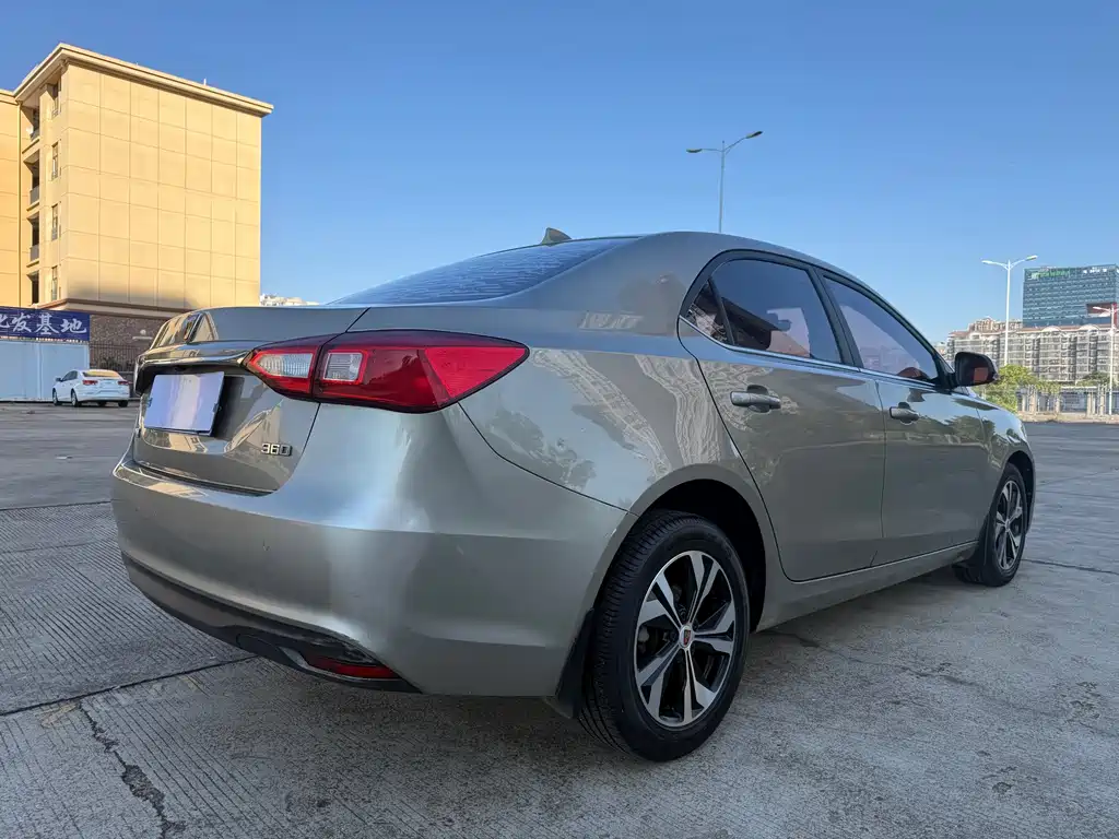 Roewe 360 — миниатюра 6