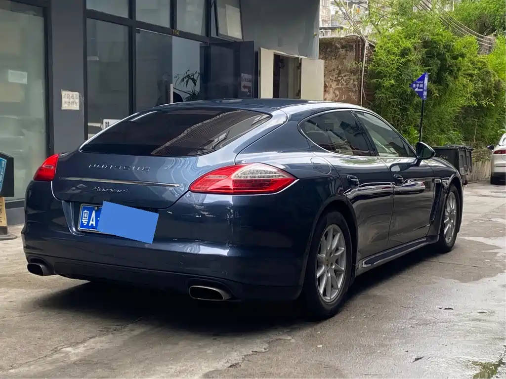 Porsche Panamera 2010 Panamera 4 3.6L