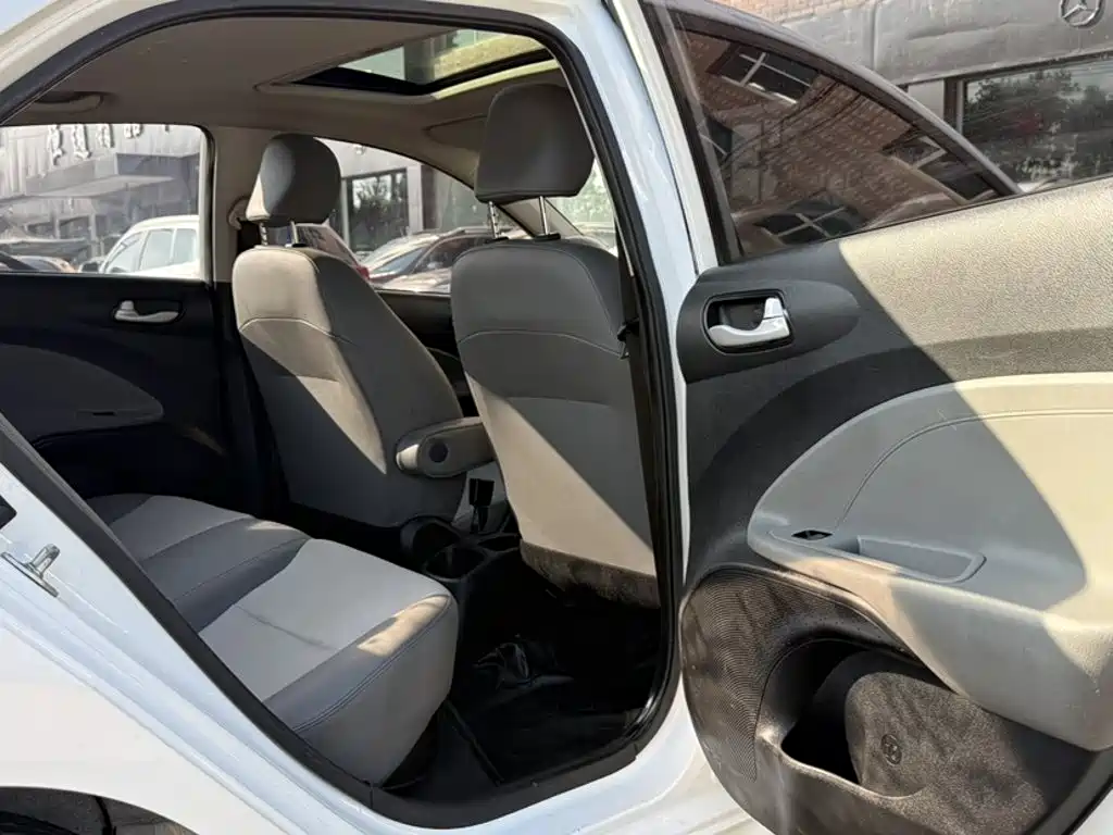 Kia Huanchi — миниатюра 10