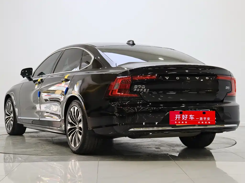 Volvo S90 2024 B5 Luxury