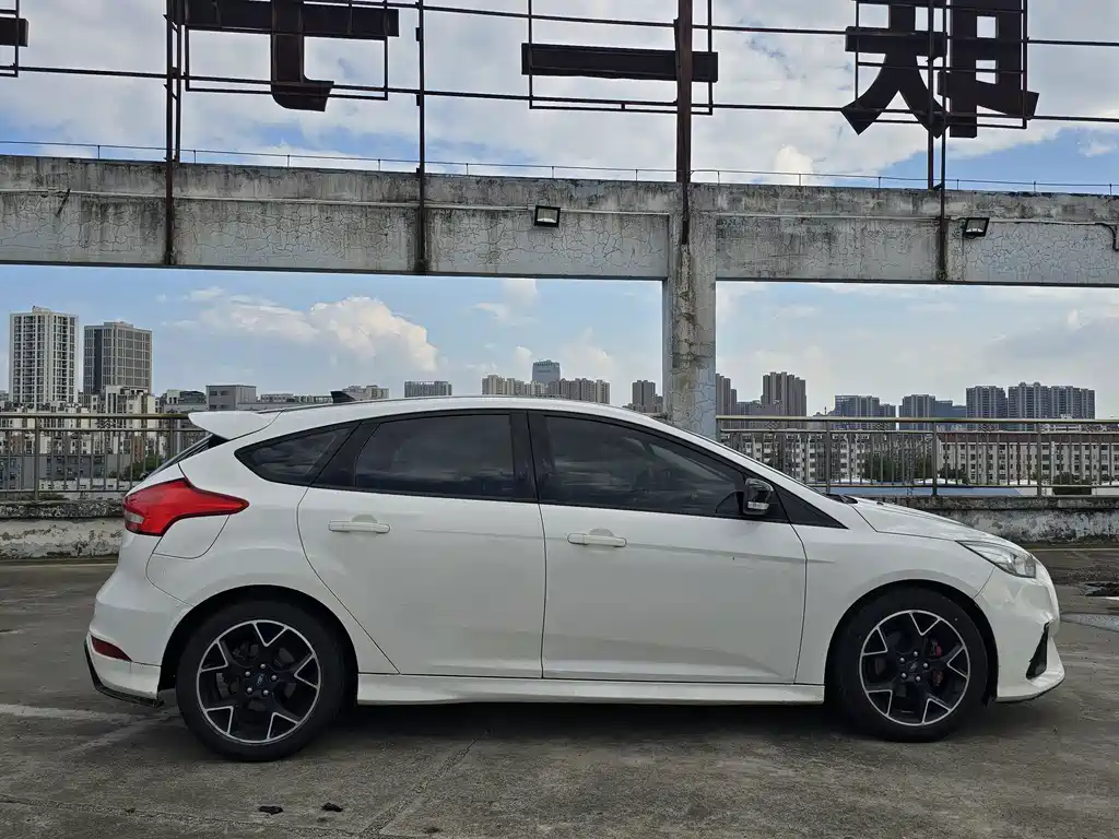 Ford Focus — миниатюра 4
