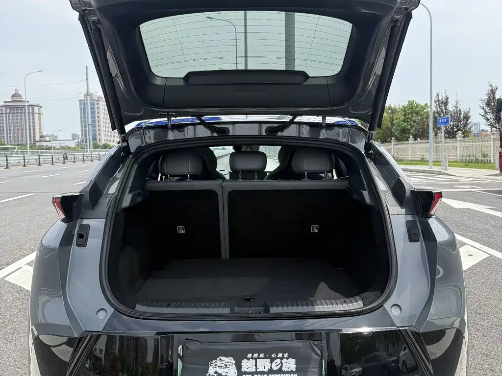 Lynk & Co Z20 — миниатюра 15