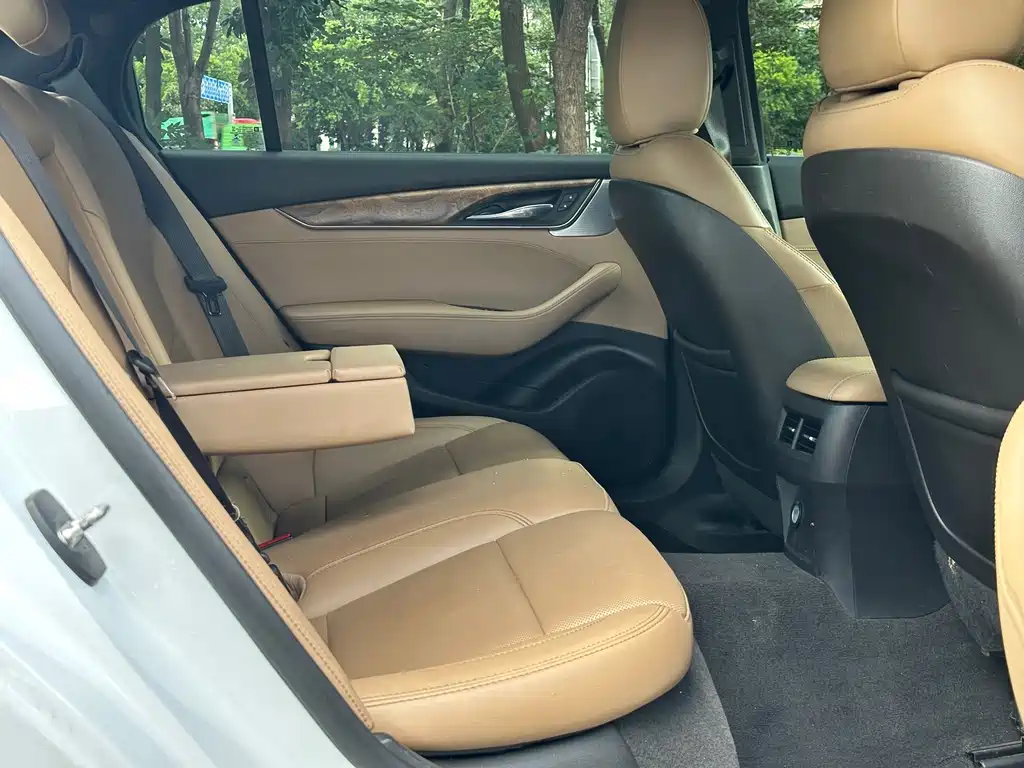 Cadillac CT5 — миниатюра 13