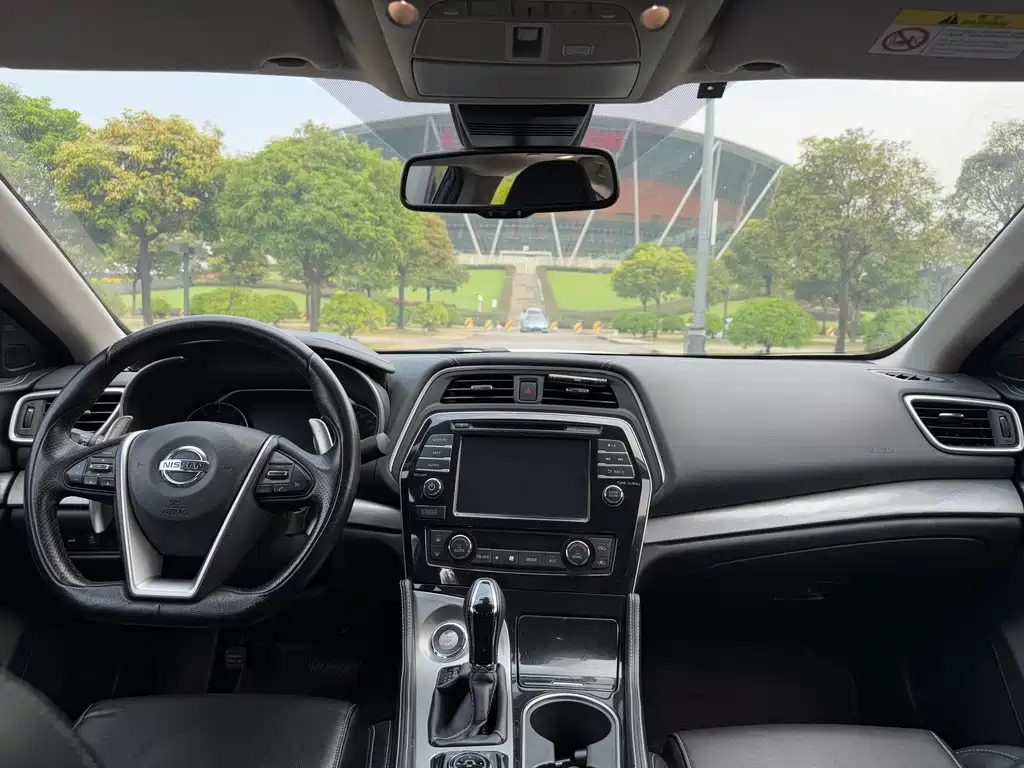 Nissan Cima — миниатюра 7