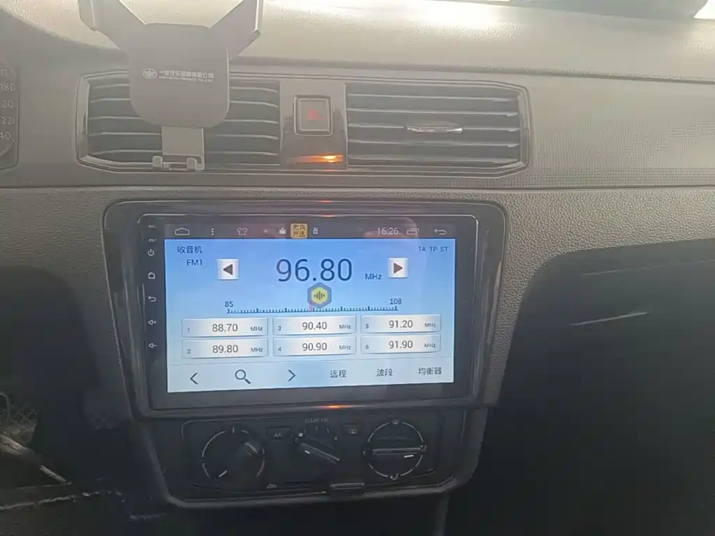 Volkswagen Santana — миниатюра 13