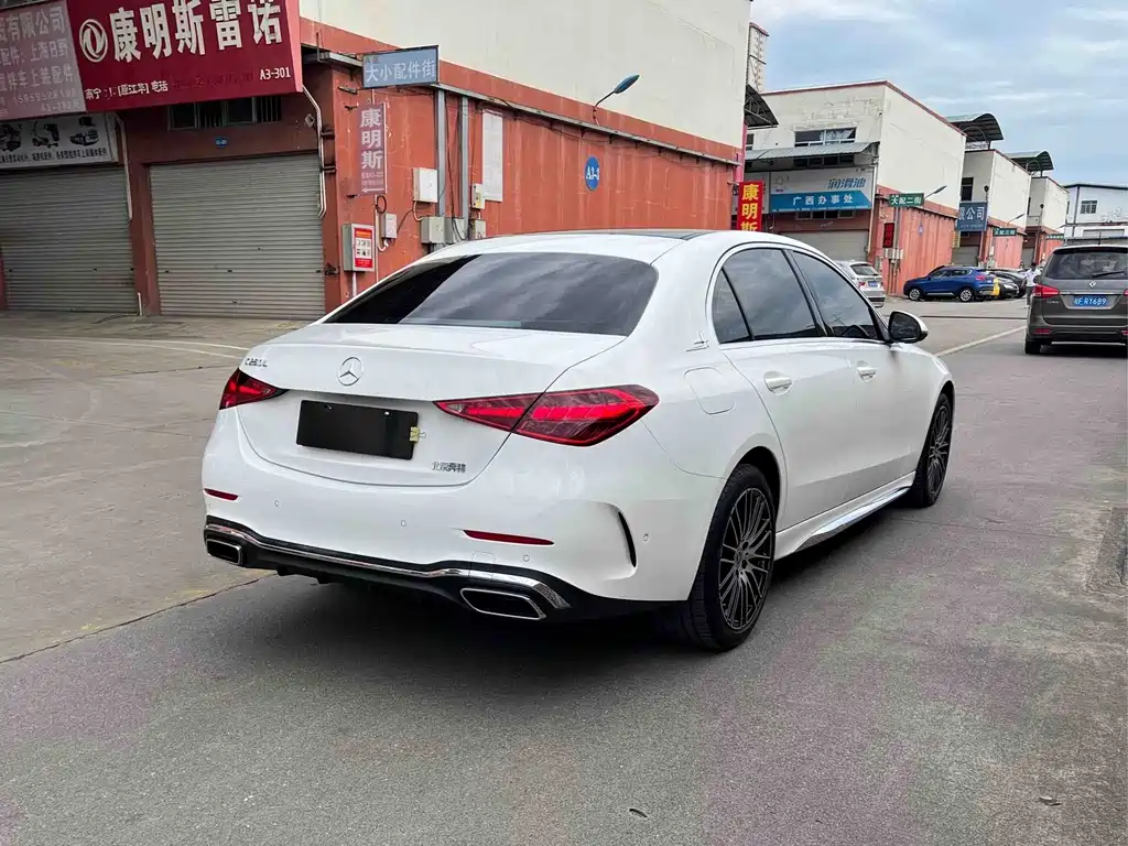 Mercedes-Benz C-Class — миниатюра 6
