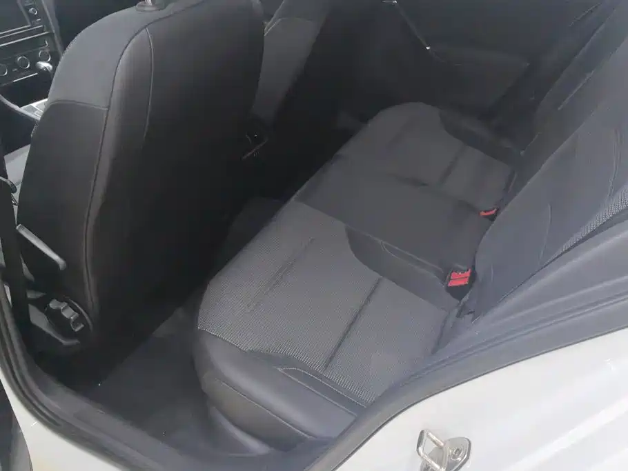 Volkswagen Golf — миниатюра 11