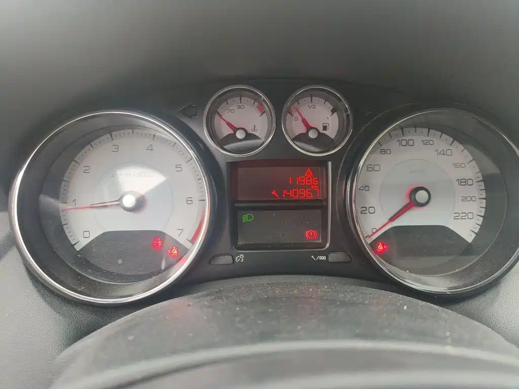 Peugeot 308 — миниатюра 12