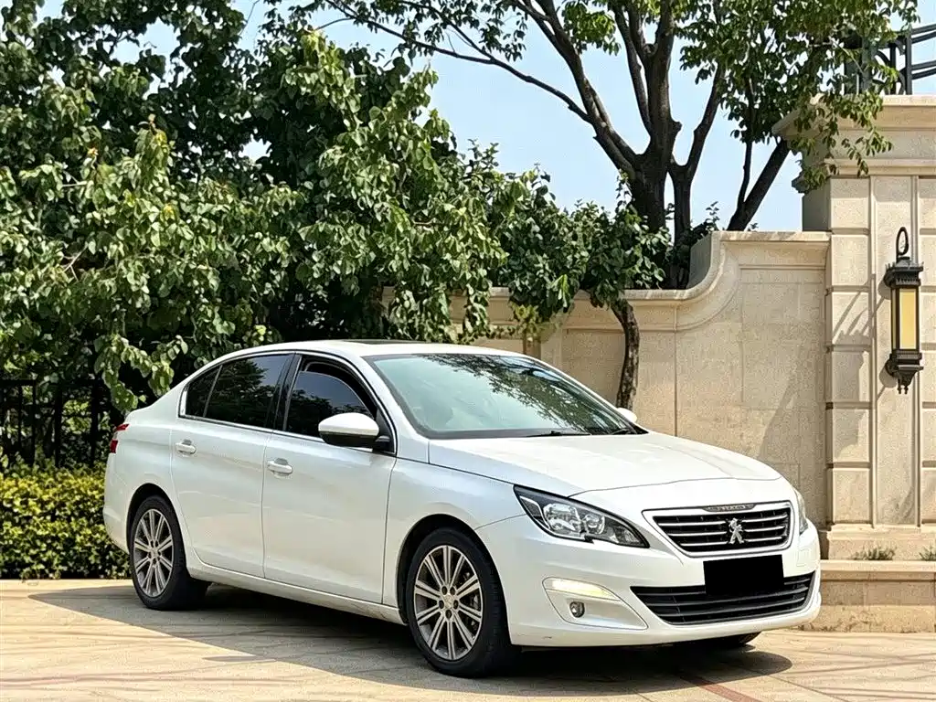 Peugeot 408 2014 1.8L AT Luxury