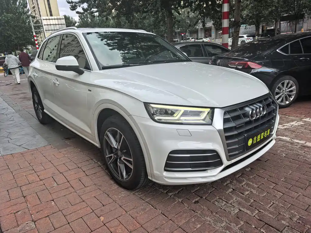 Audi Q5L — миниатюра 2