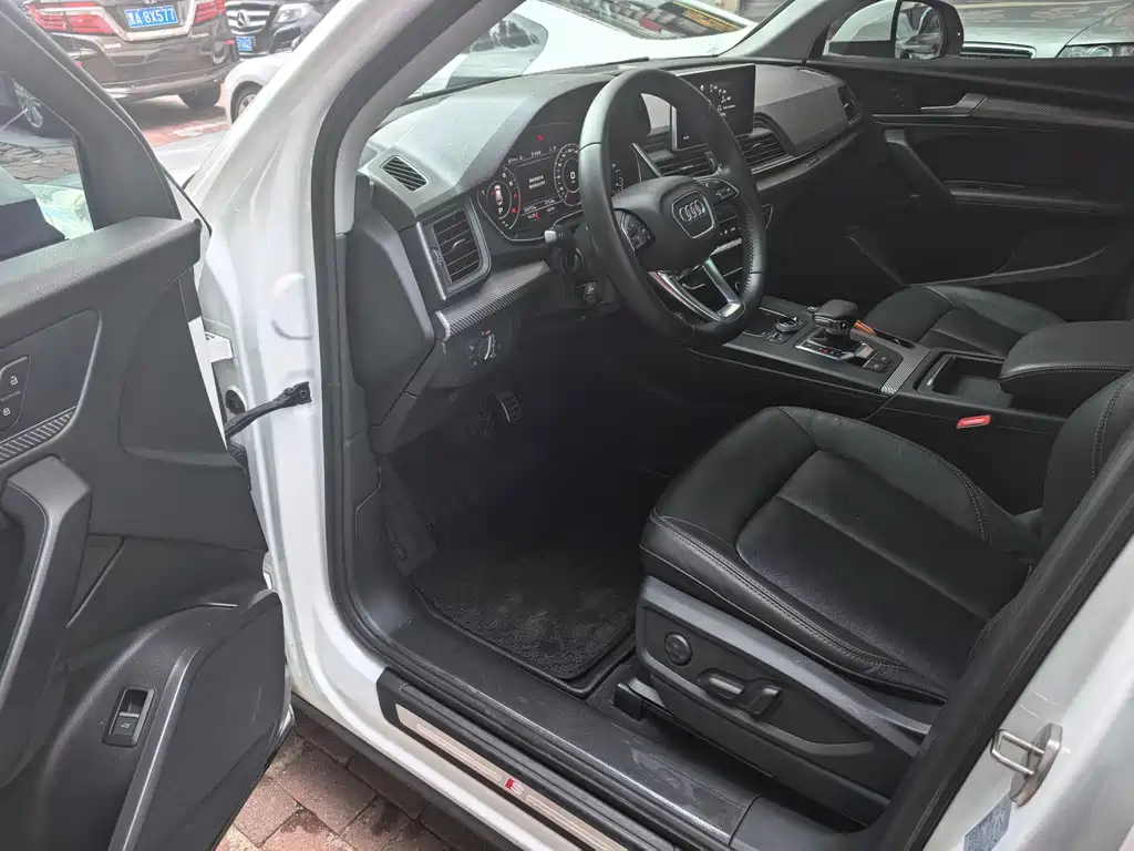 Audi Q5L — миниатюра 7