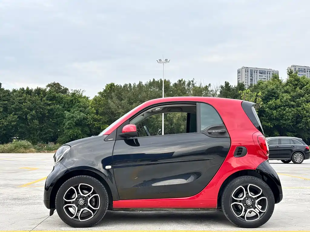 Smart fortwo 2019 0.9T 66 VI