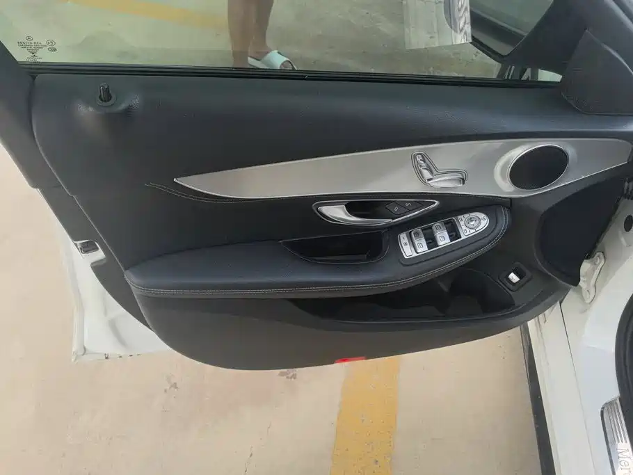 Mercedes-Benz C-Class — миниатюра 7