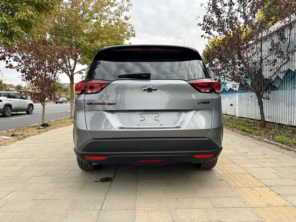 Chevrolet Volando — миниатюра 7