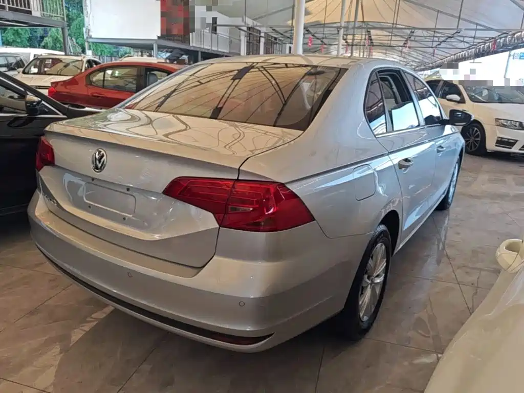 Volkswagen Bora — миниатюра 7