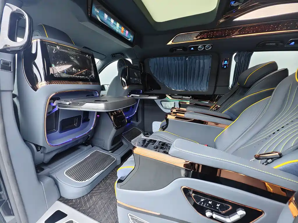 Mercedes-Benz V-Class V 2024 V 300 L Luxury
