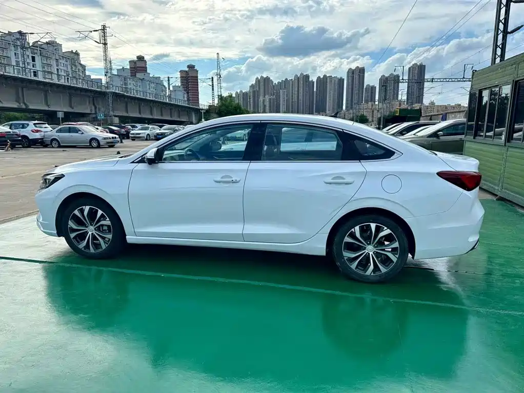 Changan Eado — миниатюра 4