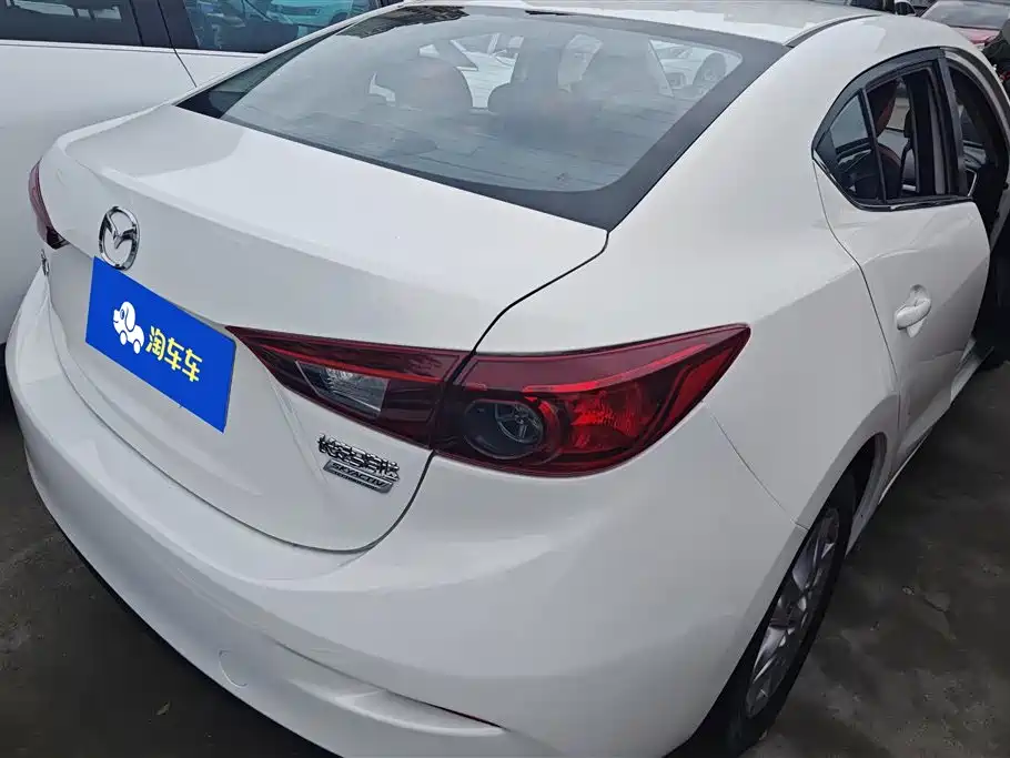 Mazda Mazda3 3 2016 1.5L AT Comfort