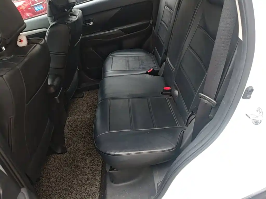 Mitsubishi Outlander — миниатюра 17