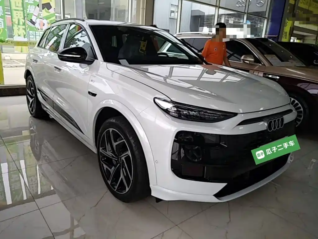 Audi Q6L e-tron