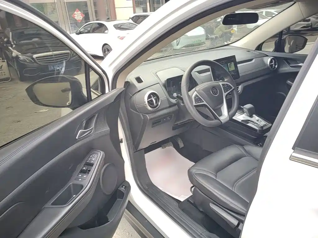 BYD Yuan EV — миниатюра 16