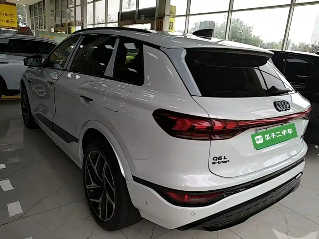 Audi Q6L e-tron